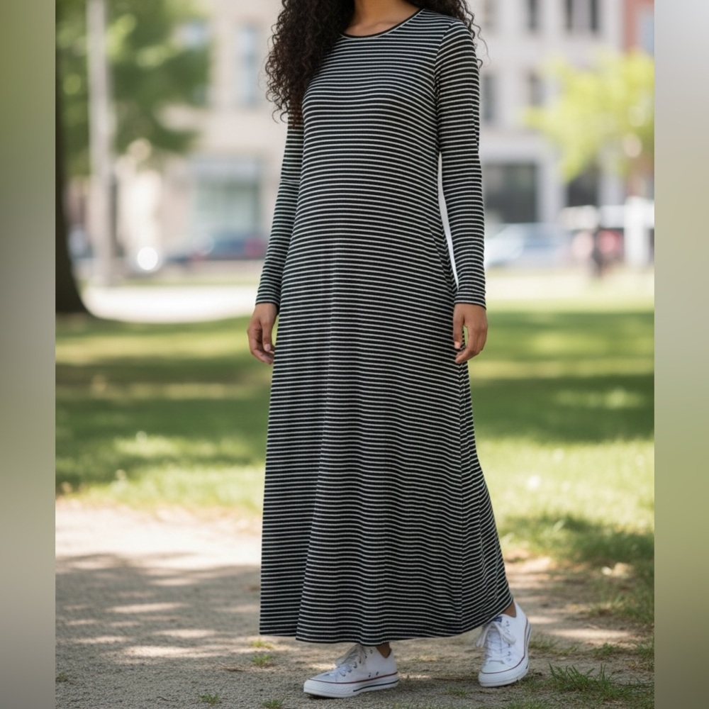 Universal Thread Monochrome Striped Long Sleeve Dress